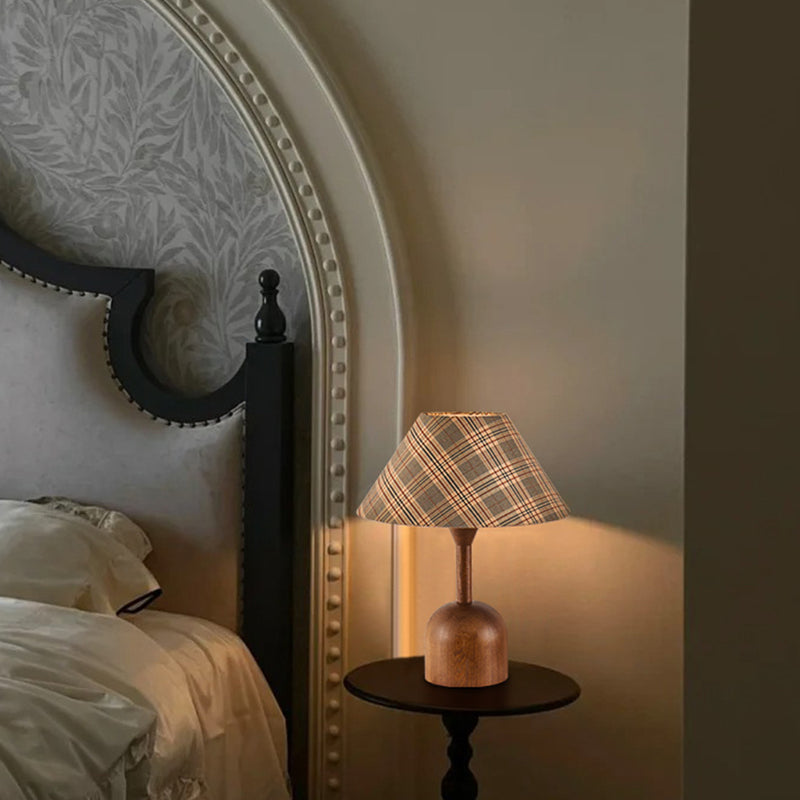 Moderne Mid-Century Kegelkarierte Lampenschirm aus Aschenholz Stoff 1-Licht Tischlampe für das Schlafzimmer 