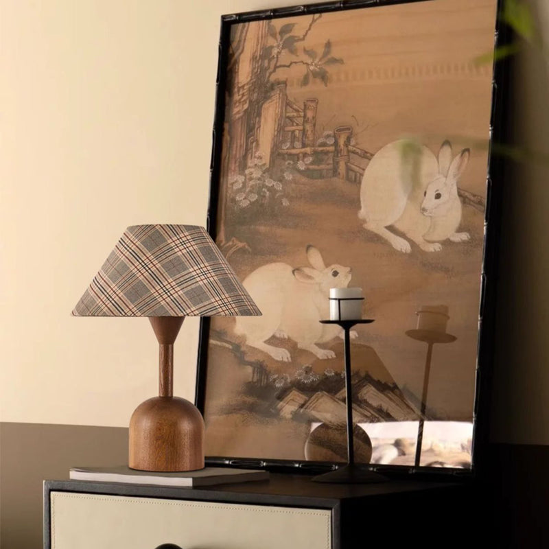 Moderne Mid-Century Kegelkarierte Lampenschirm aus Aschenholz Stoff 1-Licht Tischlampe für das Schlafzimmer 