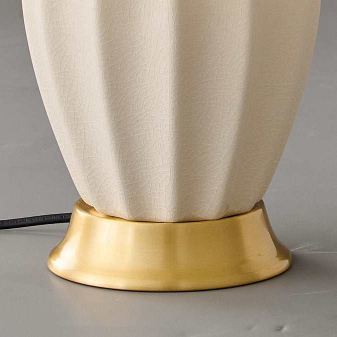 Lampe de table 1 lumière en céramique en laiton massif avec abat-jour en tissu effilé nordique contemporain pour chambre 