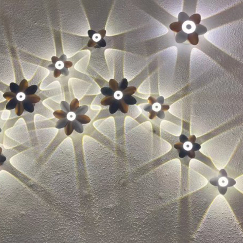 Applique murale LED en aluminium de design contemporain en forme de fleur pour patio extérieur 