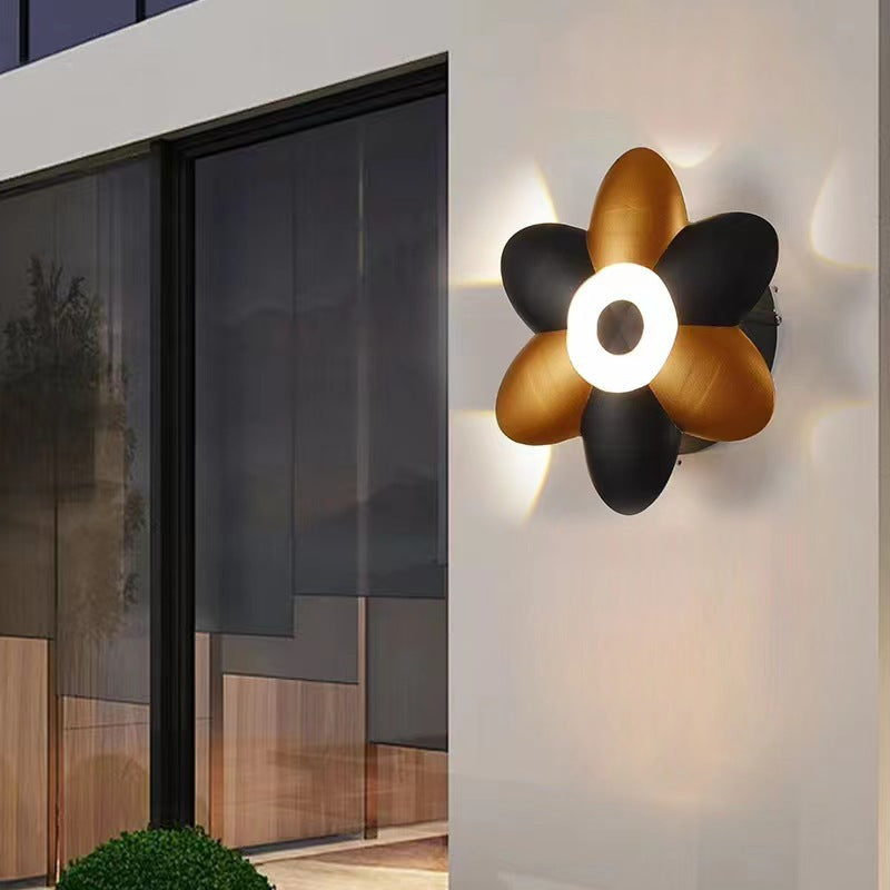 Applique murale LED en aluminium de design contemporain en forme de fleur pour patio extérieur 