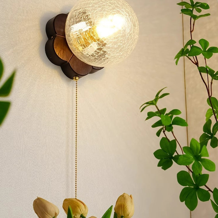 フレンチフローラルウォールスコンス – 寝室用の花の形をしたベース付きの1灯アッシュウッド＆ガラス 