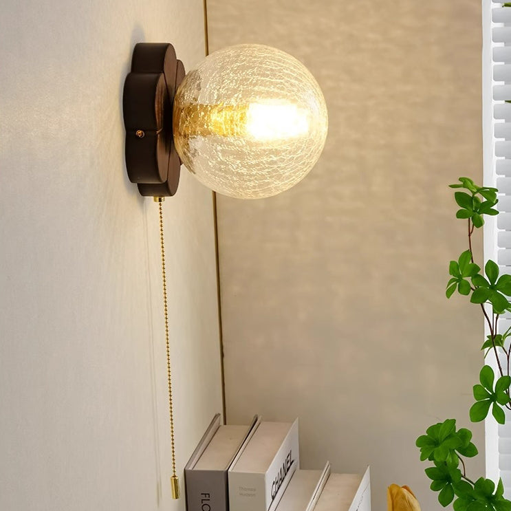 Traditionelle französische Kugel-Wandleuchte aus Eschenholz und Glas mit 1 Licht für das Schlafzimmer 