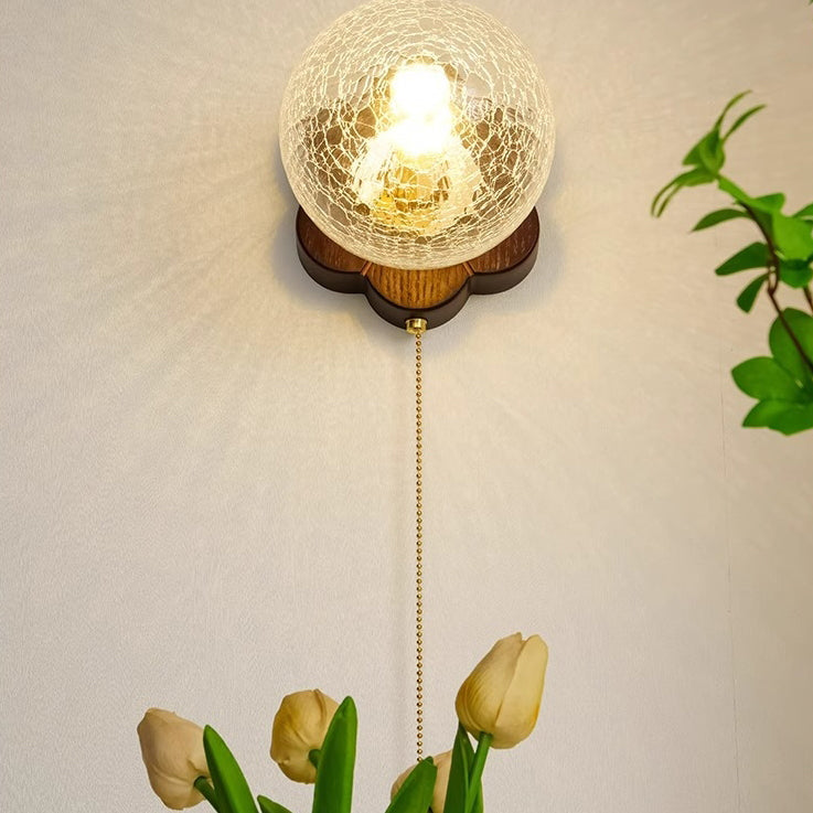 フレンチフローラルウォールスコンス – 寝室用の花の形をしたベース付きの1灯アッシュウッド＆ガラス 