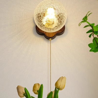 Traditionelle französische Kugel-Wandleuchte aus Eschenholz und Glas mit 1 Licht für das Schlafzimmer 