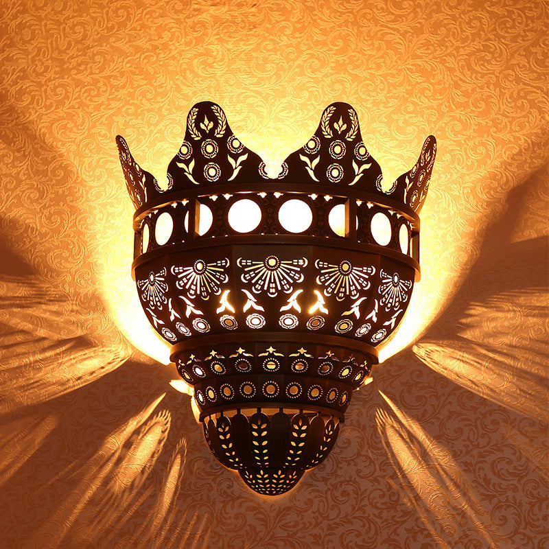 Medieval European Wall Sconce – 1-Light Brass Dome Lamp with Church-Inspired Texture for Hallway
