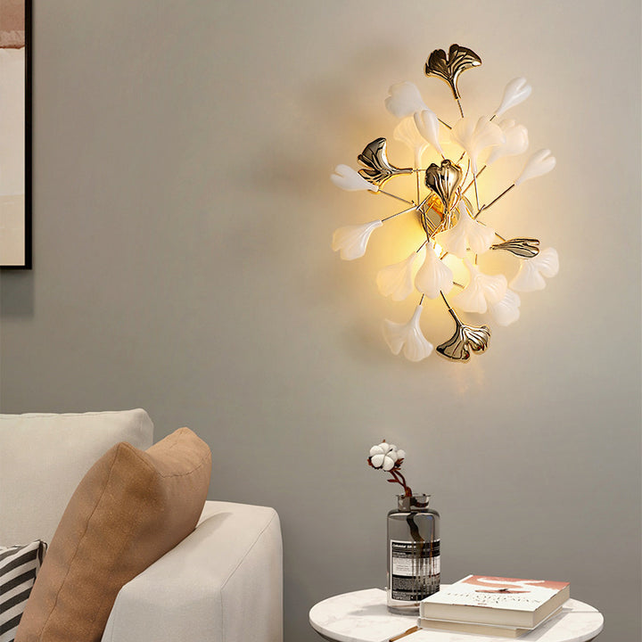 Moderne Art-Deco-Wandleuchte – 2/3-Licht Keramik Ginkgo Biloba Lampe für das Schlafzimmer 