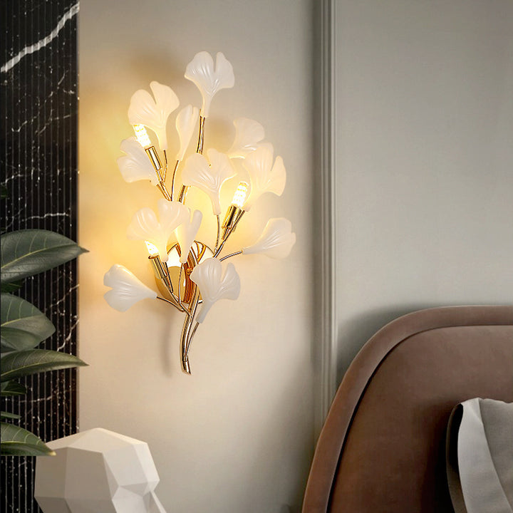 Moderne Art-Deco-Wandleuchte – 2/3-Licht Keramik Ginkgo Biloba Lampe für das Schlafzimmer 