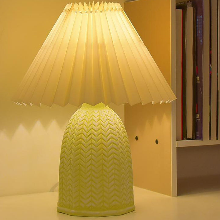 Lampe de Table Nordique Contemporaine – Lampe à 1 Lumière en Tissu et Céramique en Forme de Frustum pour Chambre 