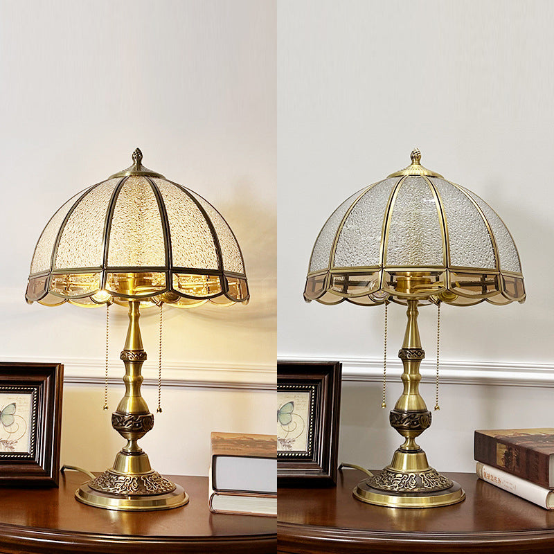 Traditionelle europäische Kuppel-Kupfer-Glas-2-Licht-Tischlampe für das Schlafzimmer 
