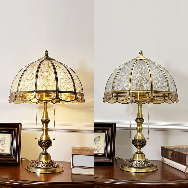 Traditionelle europäische Kuppel-Kupfer-Glas-2-Licht-Tischlampe für das Schlafzimmer 