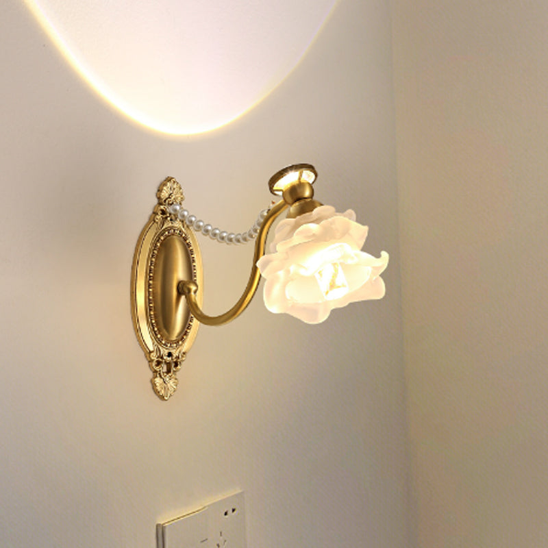 Traditional Vintage Flower Pearl Brass Glass 1-Light Wall Sconce Lamp For Bedroom