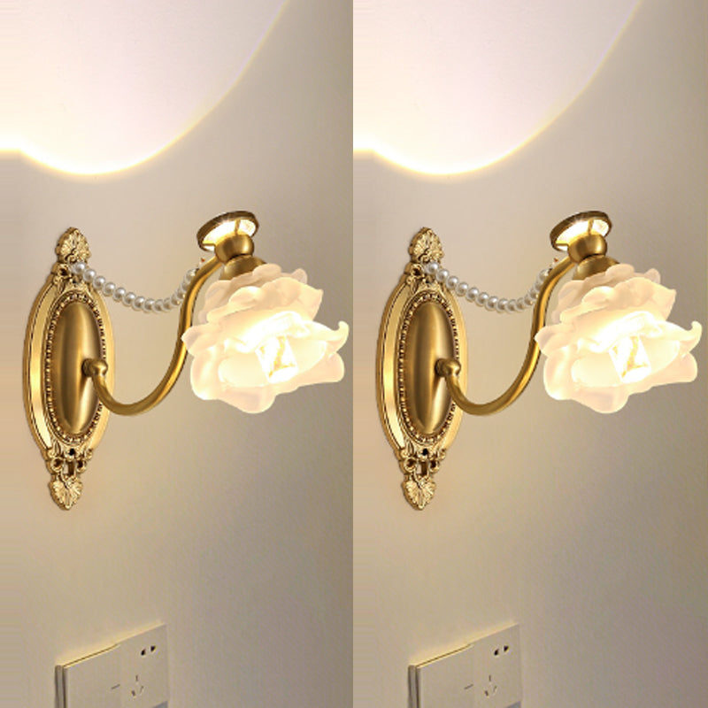 Traditional Vintage Flower Pearl Brass Glass 1-Light Wall Sconce Lamp For Bedroom