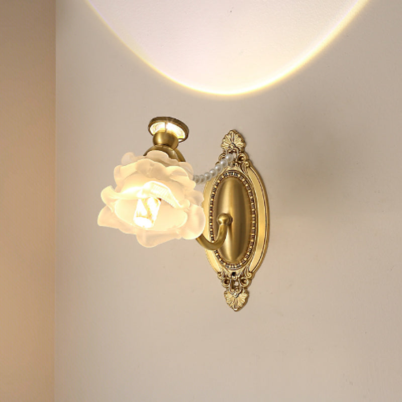 Traditional Vintage Flower Pearl Brass Glass 1-Light Wall Sconce Lamp For Bedroom