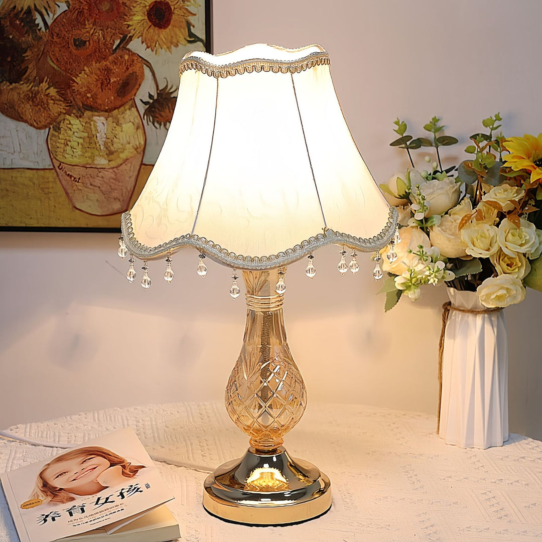 Lampe de table à 1 lumière en verre métallique en tissu cône tronqué européen traditionnel pour chambre 