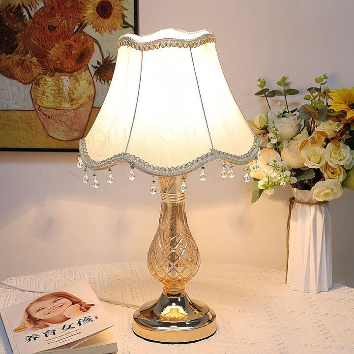 Lampe de table à 1 lumière en verre métallique en tissu cône tronqué européen traditionnel pour chambre 