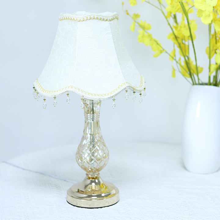 Lampe de table à 1 lumière en verre métallique en tissu cône tronqué européen traditionnel pour chambre 
