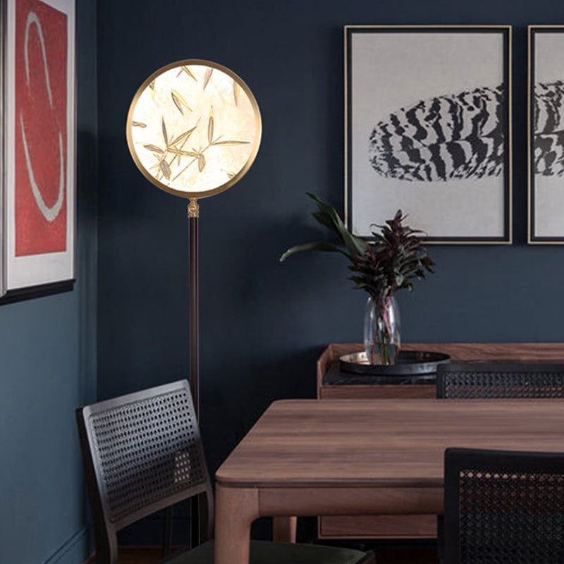 Traditionelle chinesische Bambusblatt-Rundglas-Metall-LED-Stehleuchte für das Wohnzimmer 