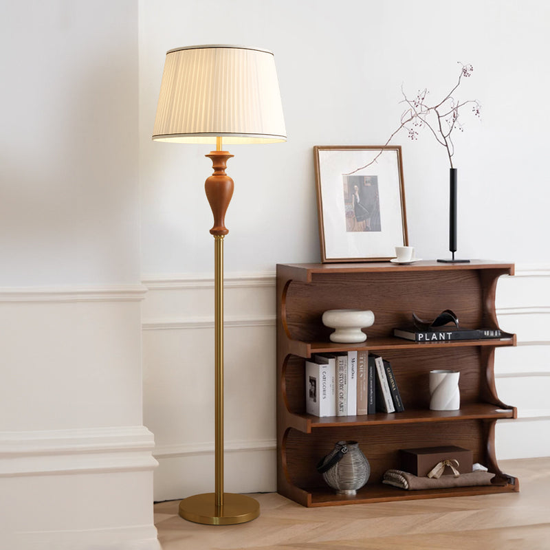 Lámpara de pie de 1 luz de madera de fresno en forma de cono truncado francés tradicional con tela y metal para sala de estar 