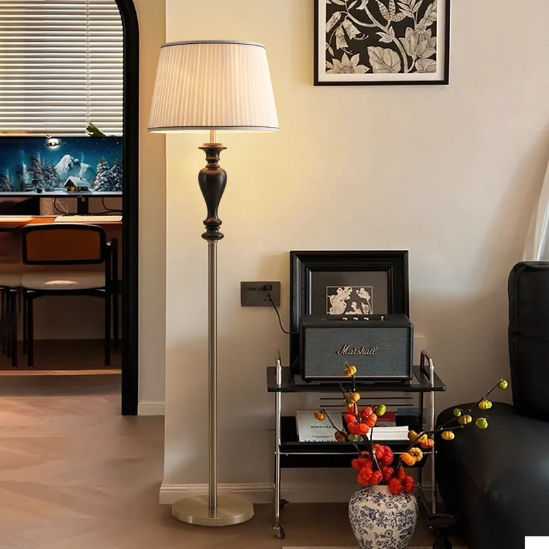 Lámpara de pie de 1 luz de madera de fresno en forma de cono truncado francés tradicional con tela y metal para sala de estar 