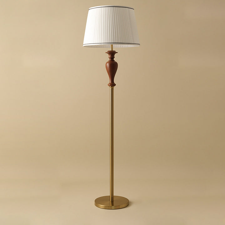 مصباح أرضي فرنسي تقليدي - مصباح قائم بلمبة واحدة مع غطاء قماشي مدبب، خشب الرماد والمعدن لغرفة المعيشة 