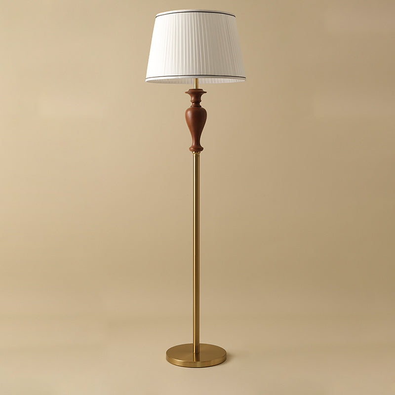 Lámpara de pie de 1 luz de madera de fresno en forma de cono truncado francés tradicional con tela y metal para sala de estar 
