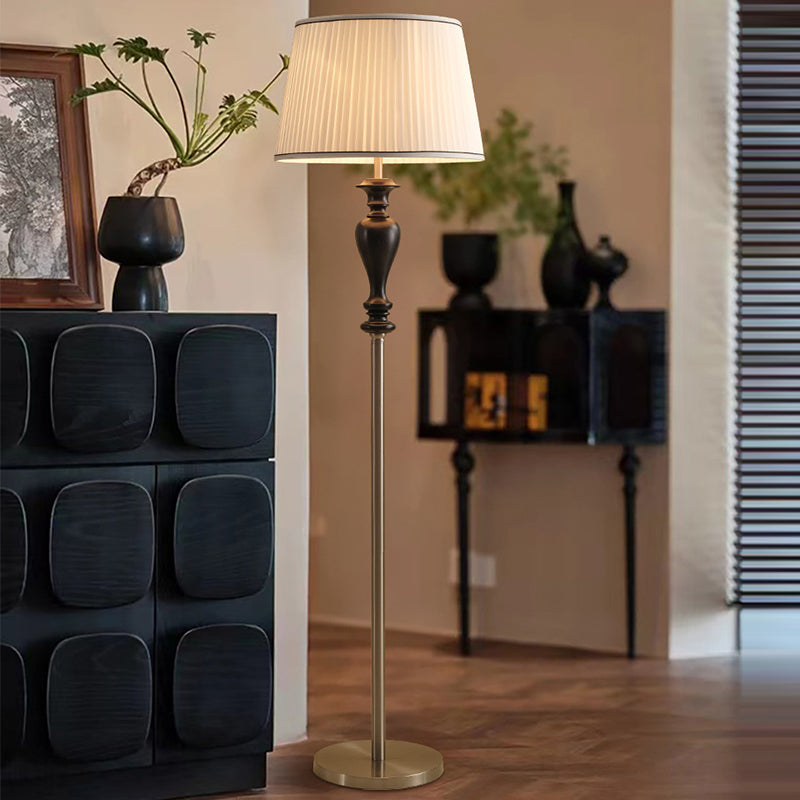 Lámpara de pie de 1 luz de madera de fresno en forma de cono truncado francés tradicional con tela y metal para sala de estar 