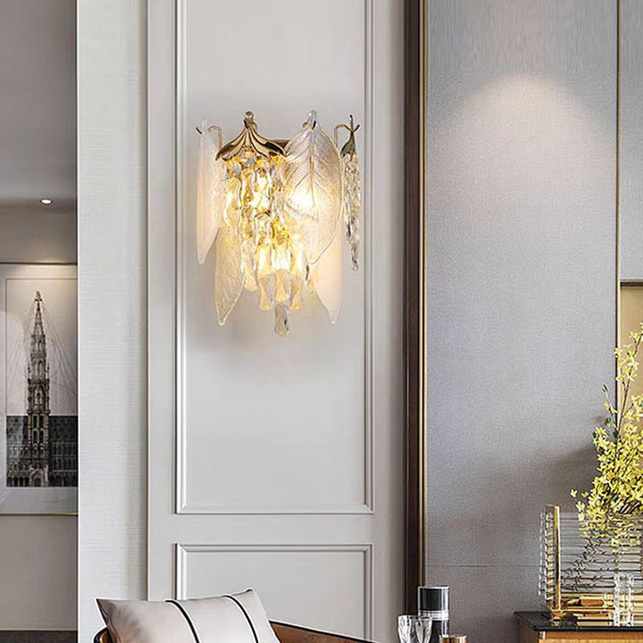 Traditionelle europäische Kegel Metall Glas Kristall 3-Licht Wandleuchte für Wohnzimmer 