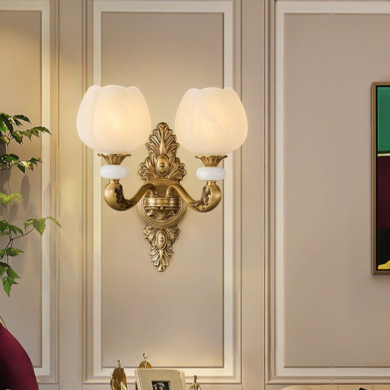Applique murale traditionnelle européenne en cuivre avec verre à bourgeon 1/2 lumière pour salon 