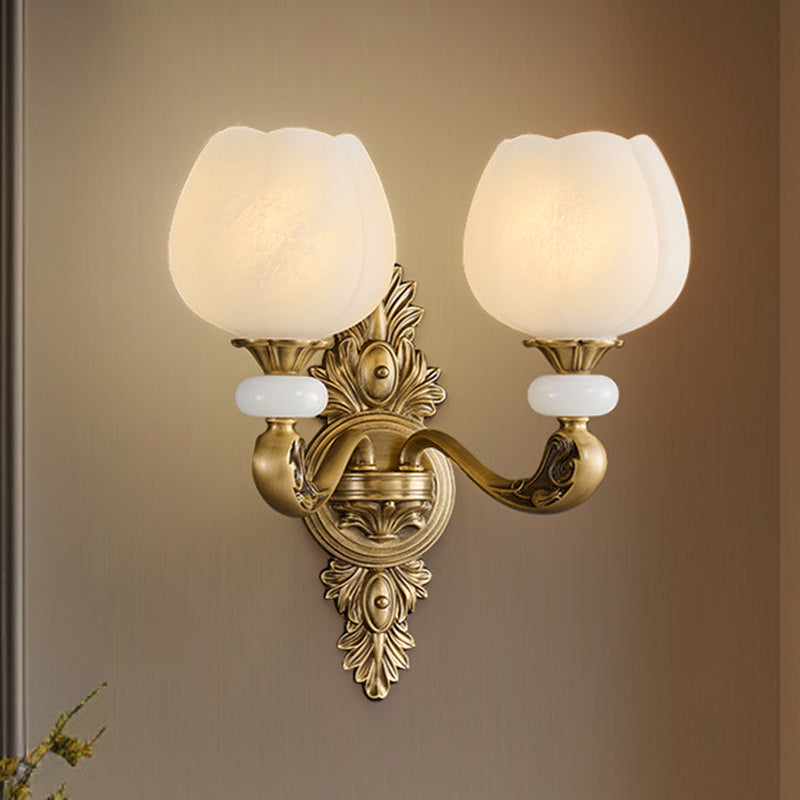 Applique murale traditionnelle européenne en cuivre avec verre à bourgeon 1/2 lumière pour salon 