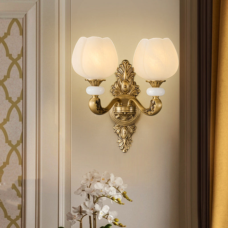 Applique murale traditionnelle européenne en cuivre avec verre à bourgeon 1/2 lumière pour salon 