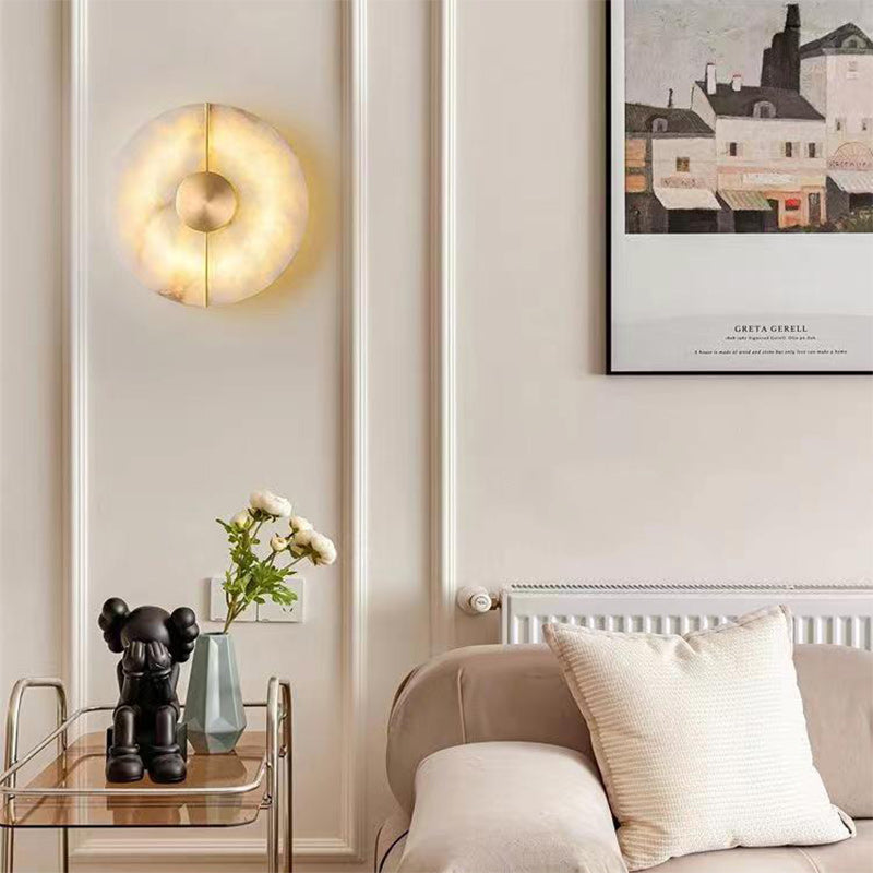 Zeitgenössische nordische runde Kupfer-Marmor-LED-Wandleuchte für das Schlafzimmer 