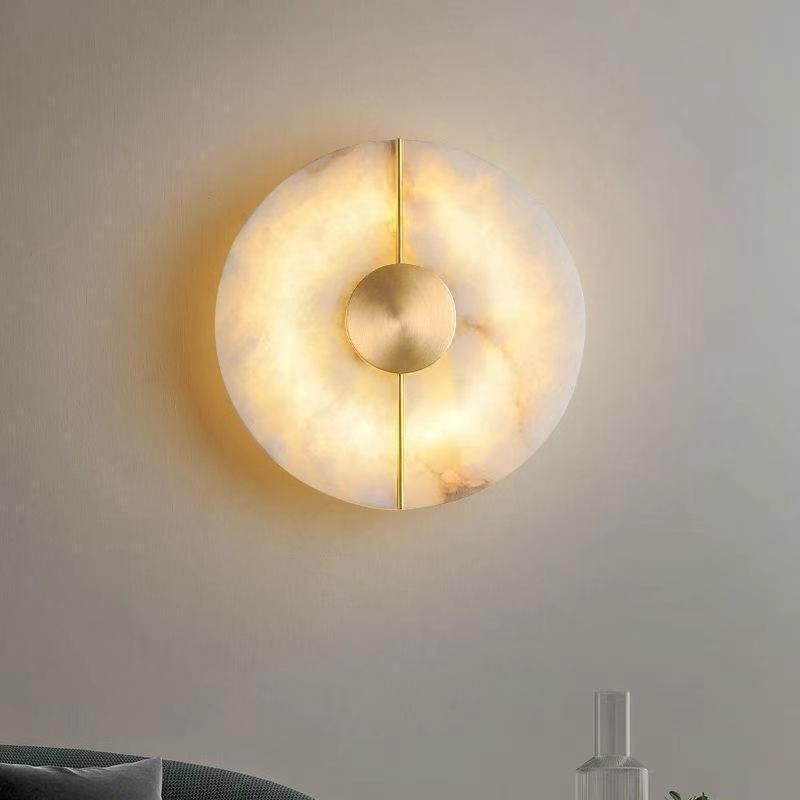 Zeitgenössische nordische runde Kupfer-Marmor-LED-Wandleuchte für das Schlafzimmer 