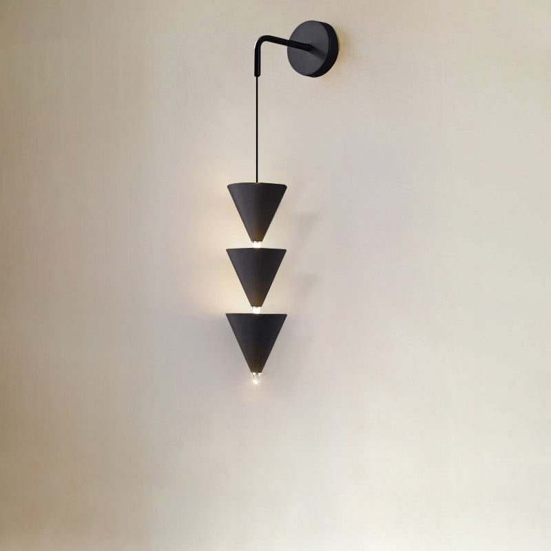 Applique murale LED en fer et acrylique créative contemporaine pour salon 