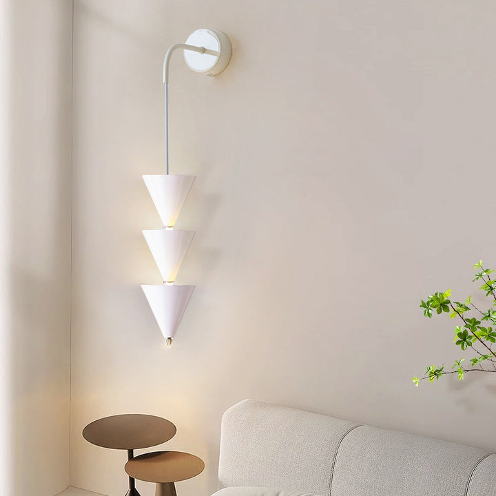 Applique murale LED en fer et acrylique créative contemporaine pour salon 