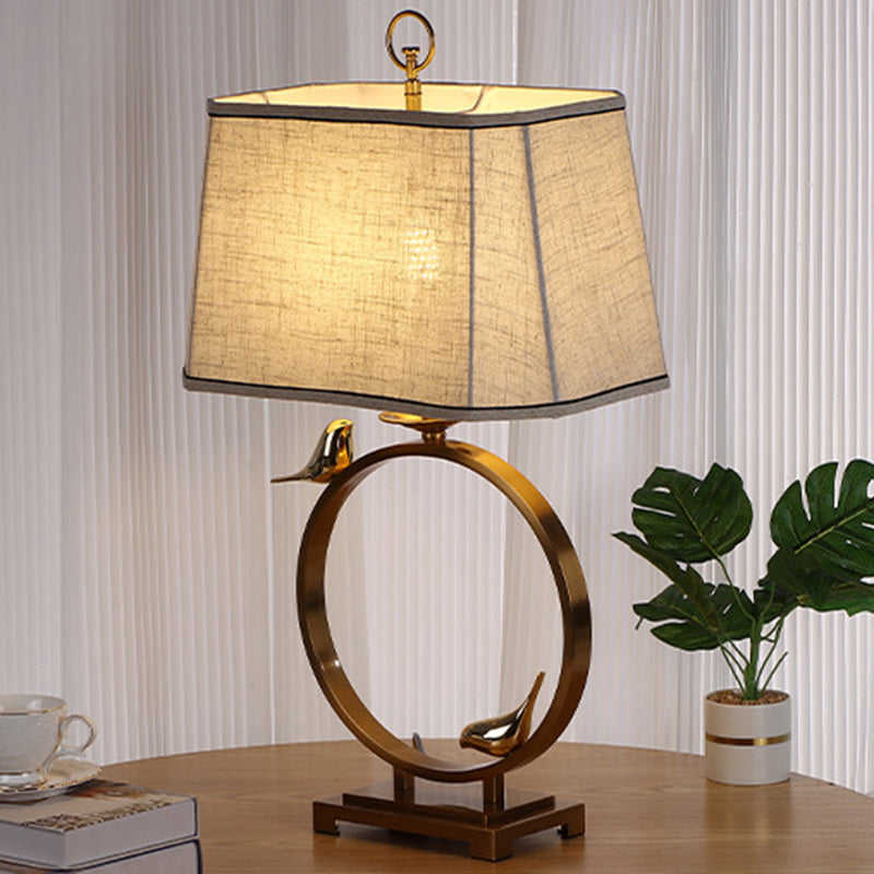 Traditionelle chinesische Tischlampe aus kreisförmigem Kupfermetall mit einem Licht für das Schlafzimmer 