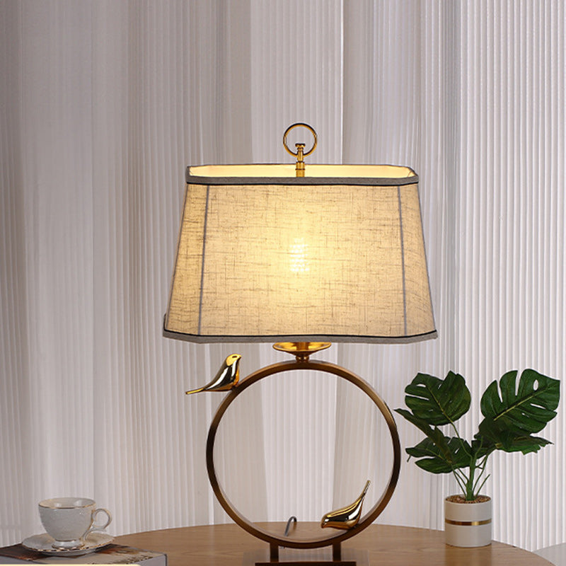 Traditionelle chinesische Tischlampe aus kreisförmigem Kupfermetall mit einem Licht für das Schlafzimmer 