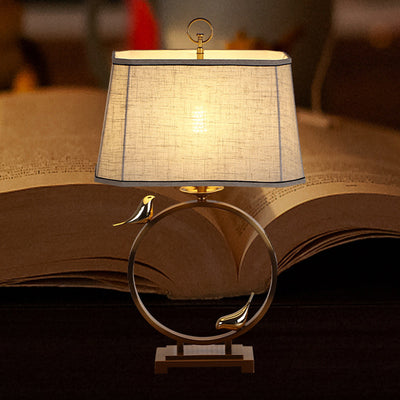 Traditionelle chinesische Tischlampe aus kreisförmigem Kupfermetall mit einem Licht für das Schlafzimmer 