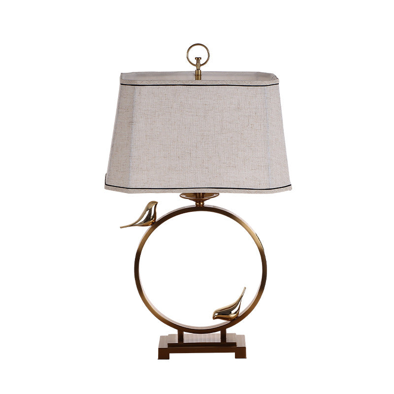 Traditionelle chinesische Tischlampe aus kreisförmigem Kupfermetall mit einem Licht für das Schlafzimmer 