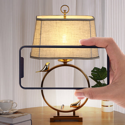 Traditionelle chinesische Tischlampe aus kreisförmigem Kupfermetall mit einem Licht für das Schlafzimmer 
