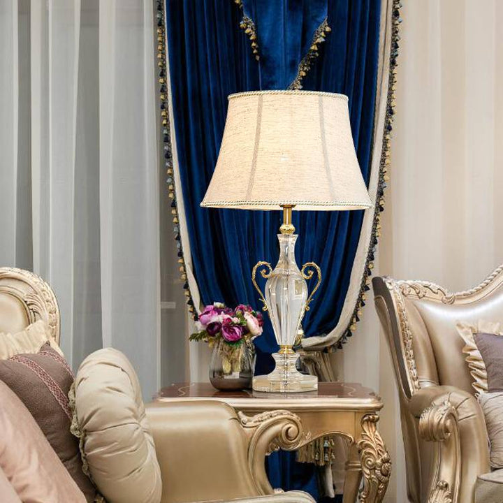 Traditionelle europäische Frustum-Kegel-Kristall-Kupfer-Stoff 1-Licht-Tischlampe für das Schlafzimmer 
