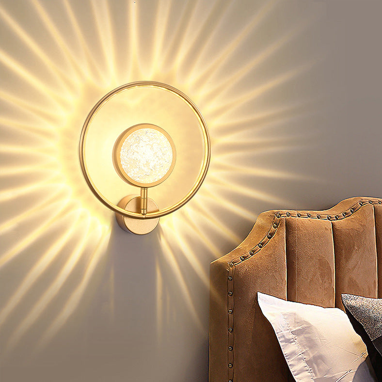 مصباح حائط LED من الكريستال والحديد بتصميم عصري فاخر لغرفة النوم 