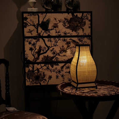 Lámpara de Mesa de 1 Luz con Pantalla de Tela Trapezoidal Tradicional China para Dormitorio 