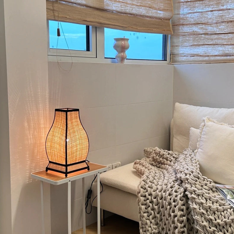Lámpara de Mesa de 1 Luz con Pantalla de Tela Trapezoidal Tradicional China para Dormitorio 
