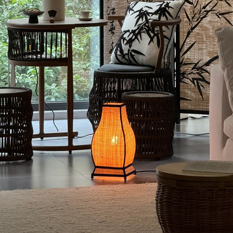 Lámpara de Mesa de 1 Luz con Pantalla de Tela Trapezoidal Tradicional China para Dormitorio 