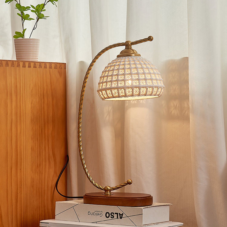 Moderne Mid-Century Kuppel Eisen Keramik Massivholz 1-Licht Tischlampe für das Schlafzimmer 