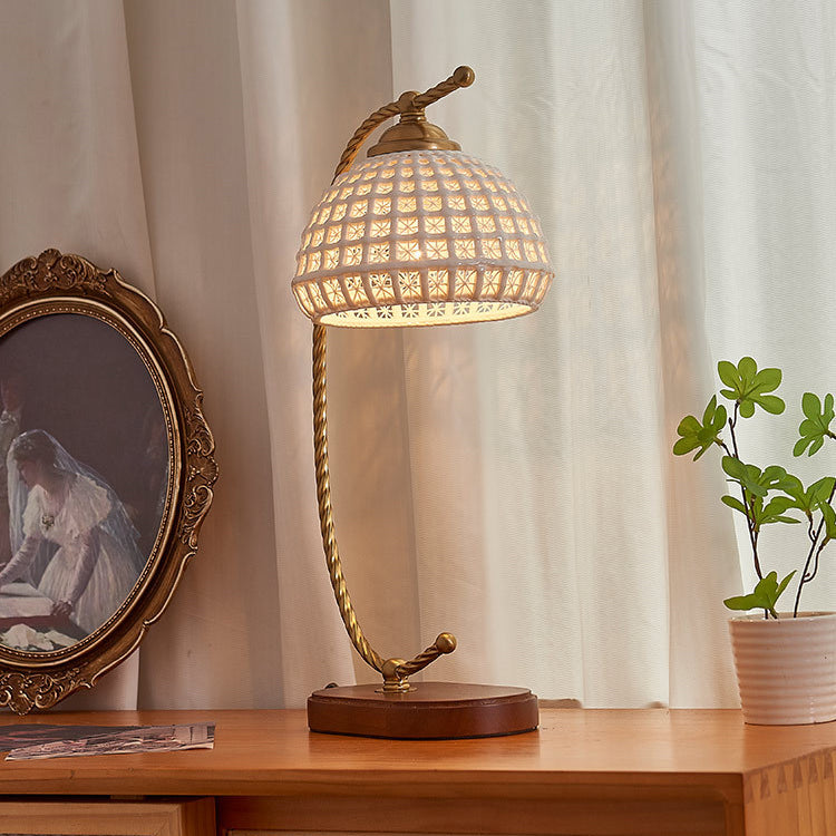 Moderne Mid-Century Kuppel Eisen Keramik Massivholz 1-Licht Tischlampe für das Schlafzimmer 