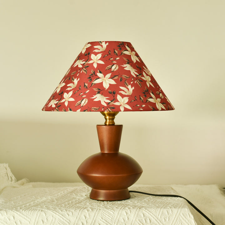 Lampe de table moderne mi-siècle en bois massif avec abat-jour en cône tronqué en tissu pour chambre à coucher à 1 lumière 
