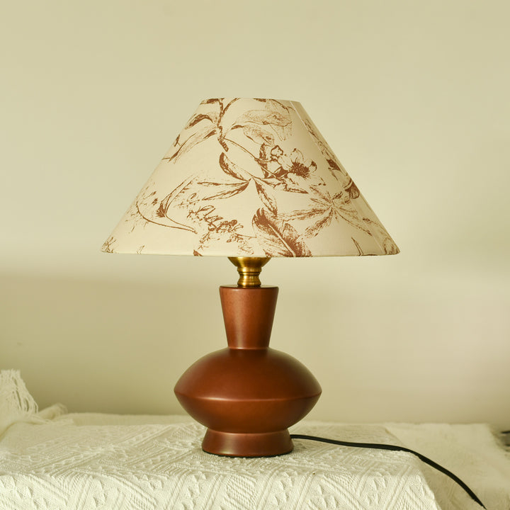 Lampe de table moderne mi-siècle en bois massif avec abat-jour en cône tronqué en tissu pour chambre à coucher à 1 lumière 