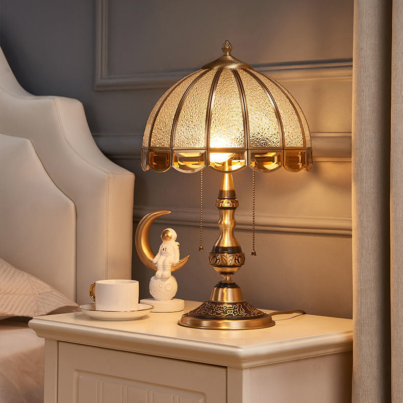 Lámpara de mesa de 2 luces de vidrio y cobre con cúpula europea tradicional para dormitorio 